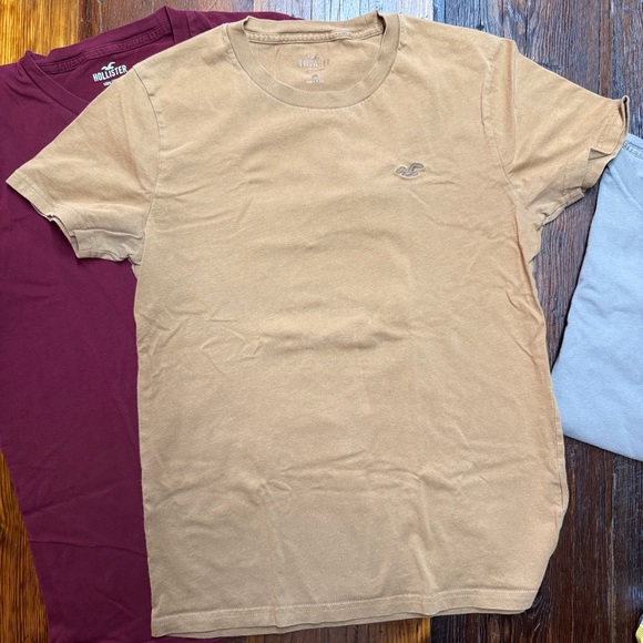 Lot of Hollister Short Sleeve Tees - Picture 2 of 4
